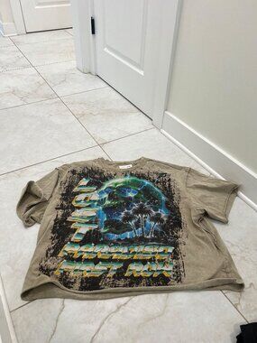 First Row Khaki Lost Paradiso Skull Studded Distressed Graphic Tee Size XXL